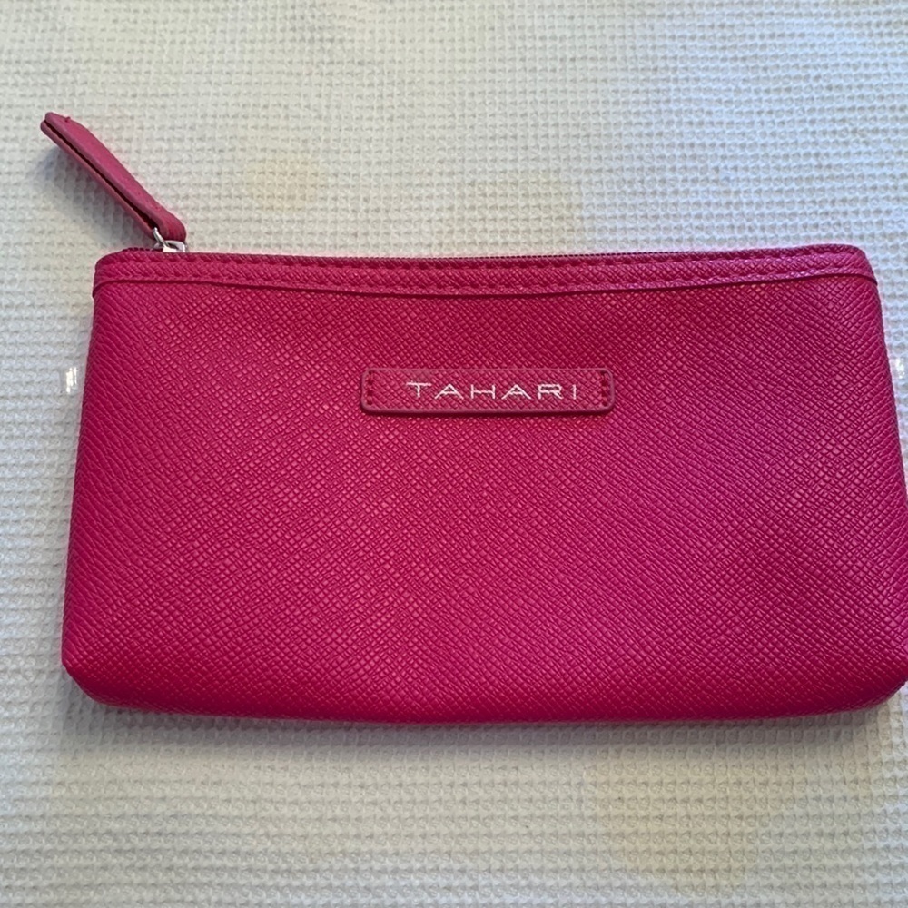 TAHARI Pink Makeup Pouch. Pre-owned. Unused.